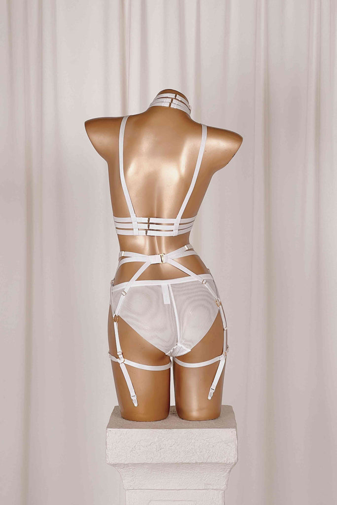 *On Hold 10 - 3/10 - Inessa Moette White Set HARNESSES Cloud Blvd. 
