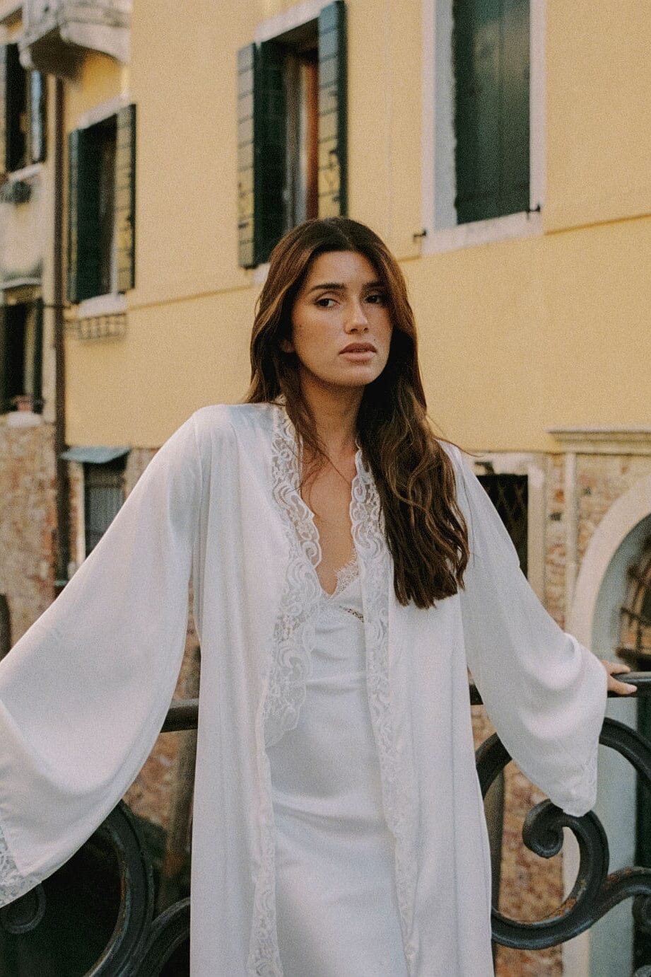 *On Hold 2 - 16/03 - Eirene White Robe Lingerie > Robes Cloud Blvd 