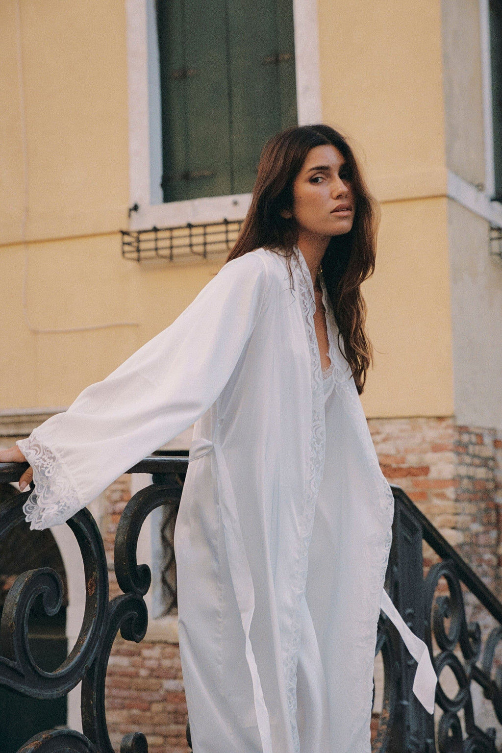 *On Hold 2 - 16/03 - Eirene White Robe Lingerie > Robes Cloud Blvd 