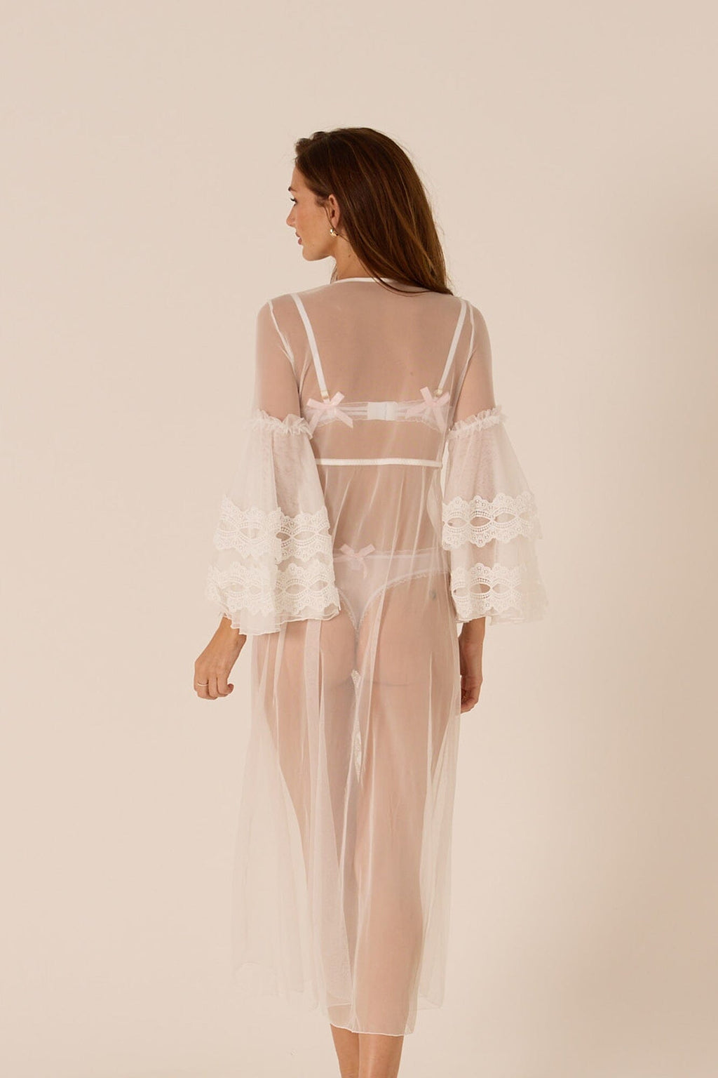 *On Hold 2 - 16/03 - Diantha White Robe Lingerie > Robes Cloud Blvd 