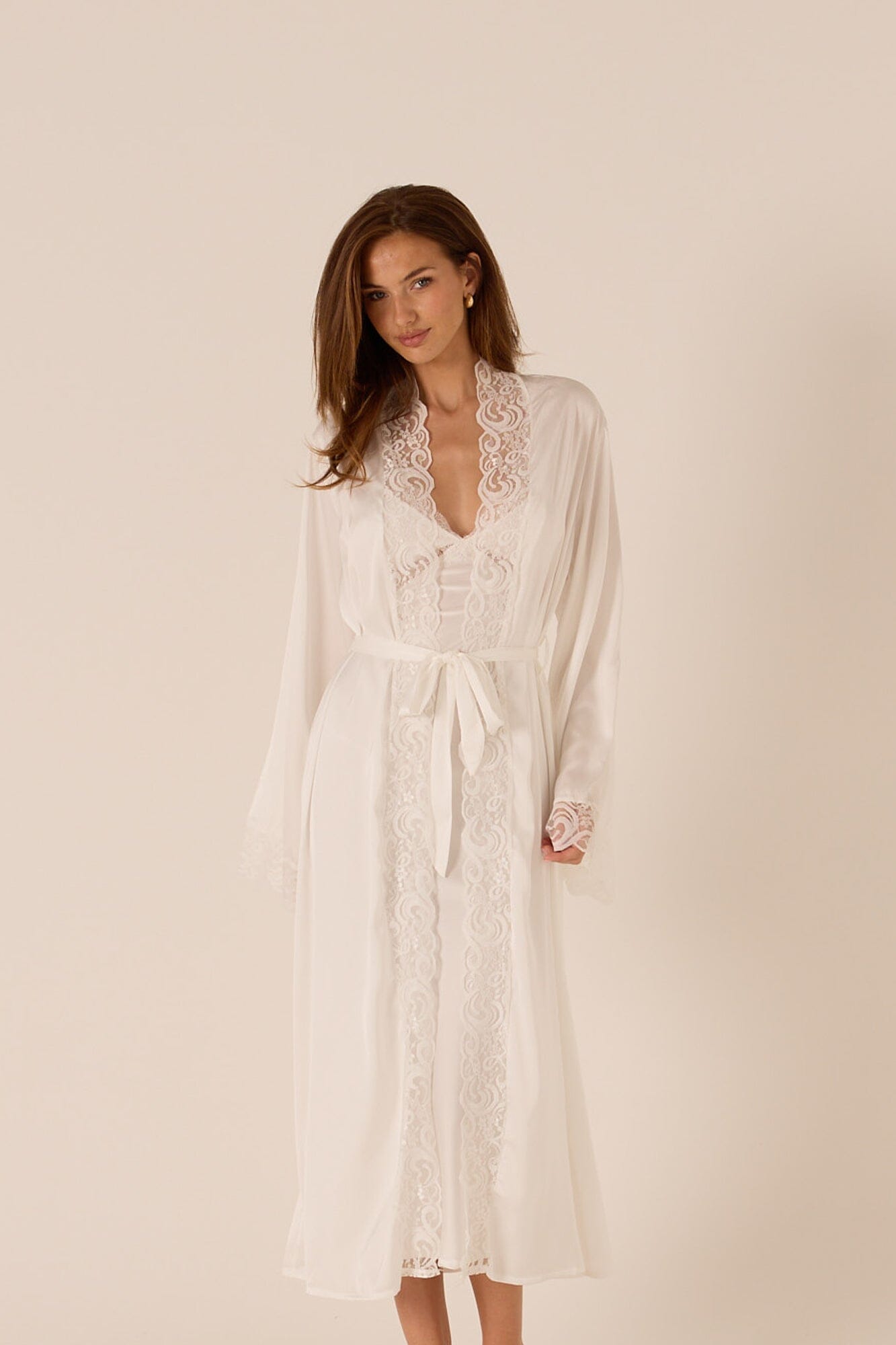 *On Hold 2 - 16/03 - Eirene White Robe Lingerie > Robes Cloud Blvd 