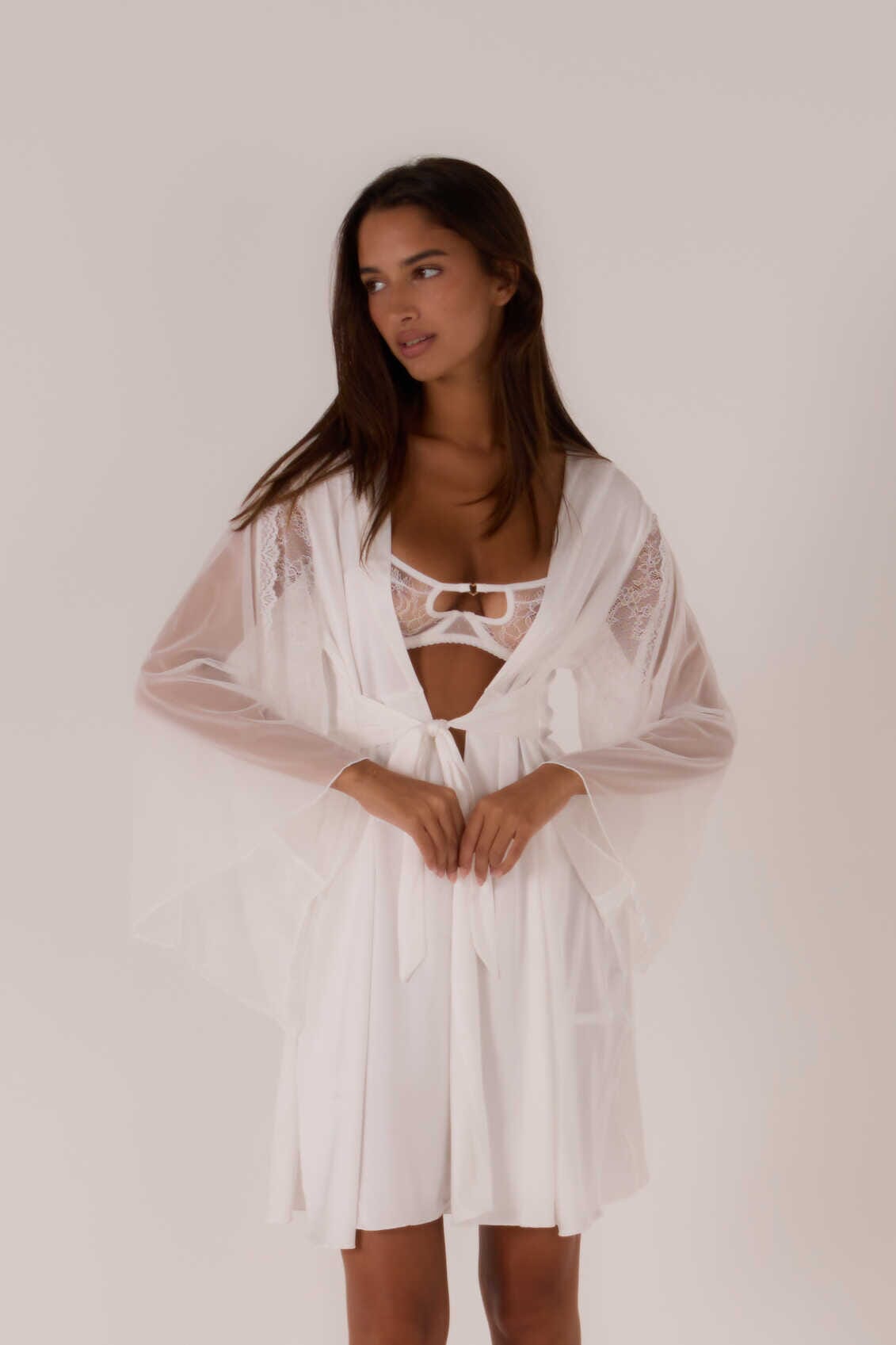 *On Hold 1 - 17/03 - Perrine White Robe ROBES Cloud Blvd 