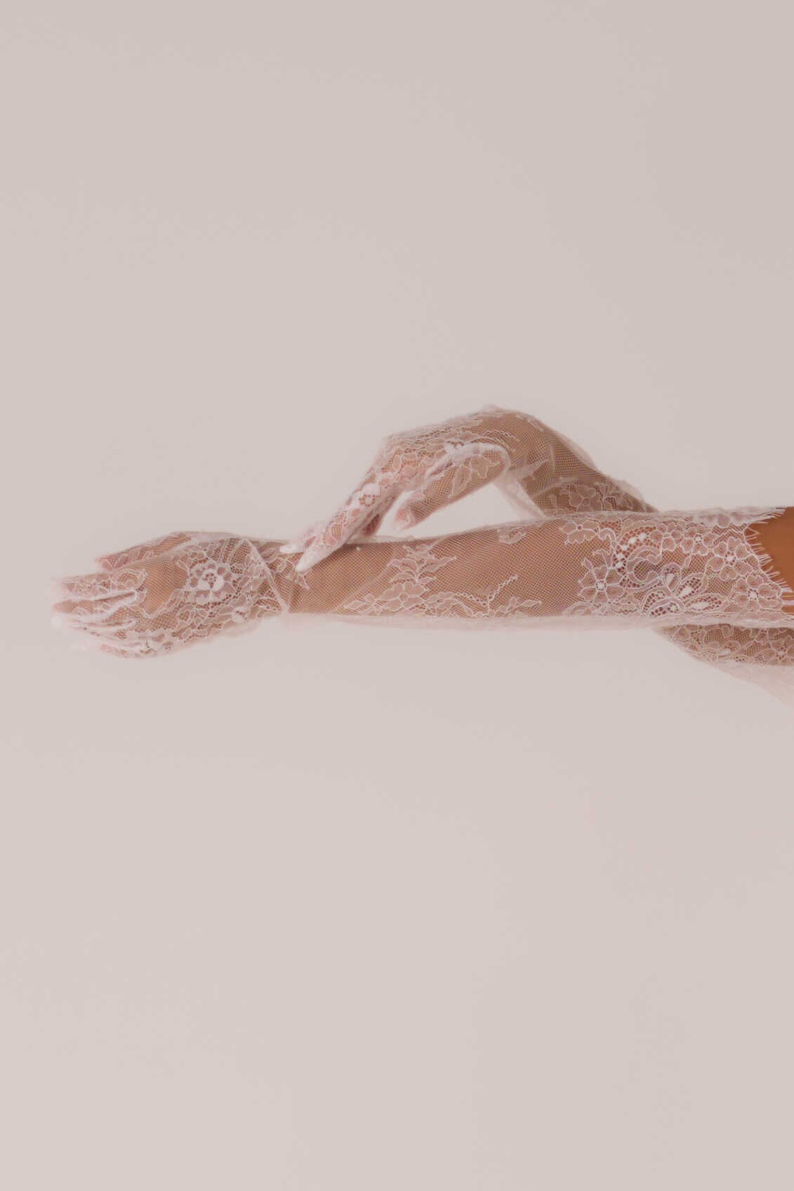 *On Hold 1 - 17/03 - Prudence White Gloves ACCESSORIES Cloud Blvd 