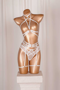*On Hold 5 - 1/05 - Althaia White Set HARNESSES Cloud Blvd 