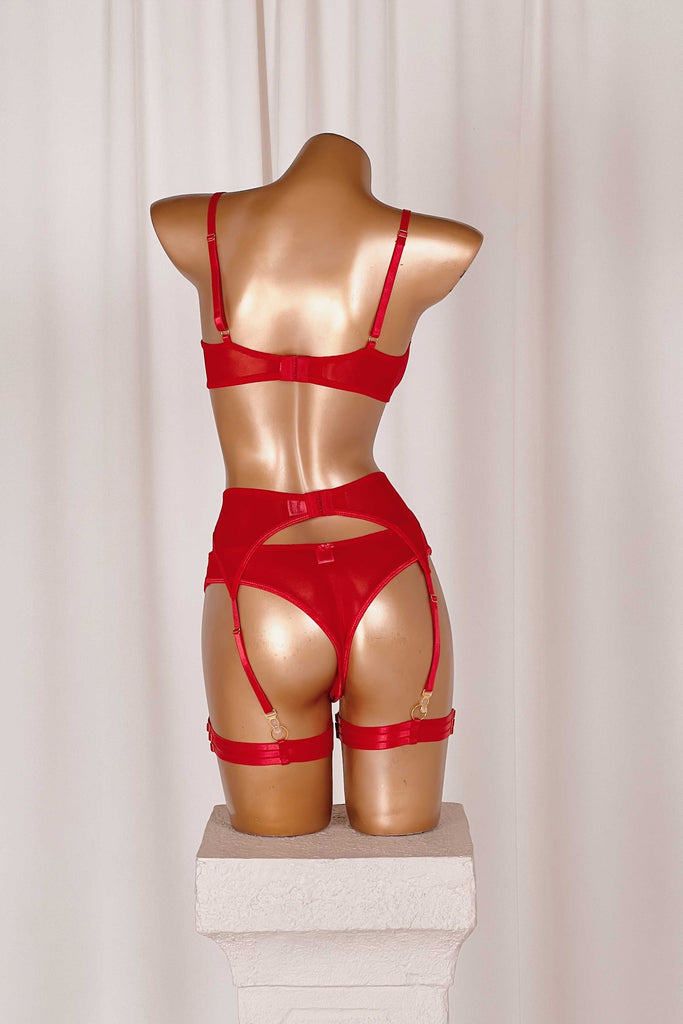 *On Hold 3 - 6/03 - Avery Red Set SETS Cloud Blvd 